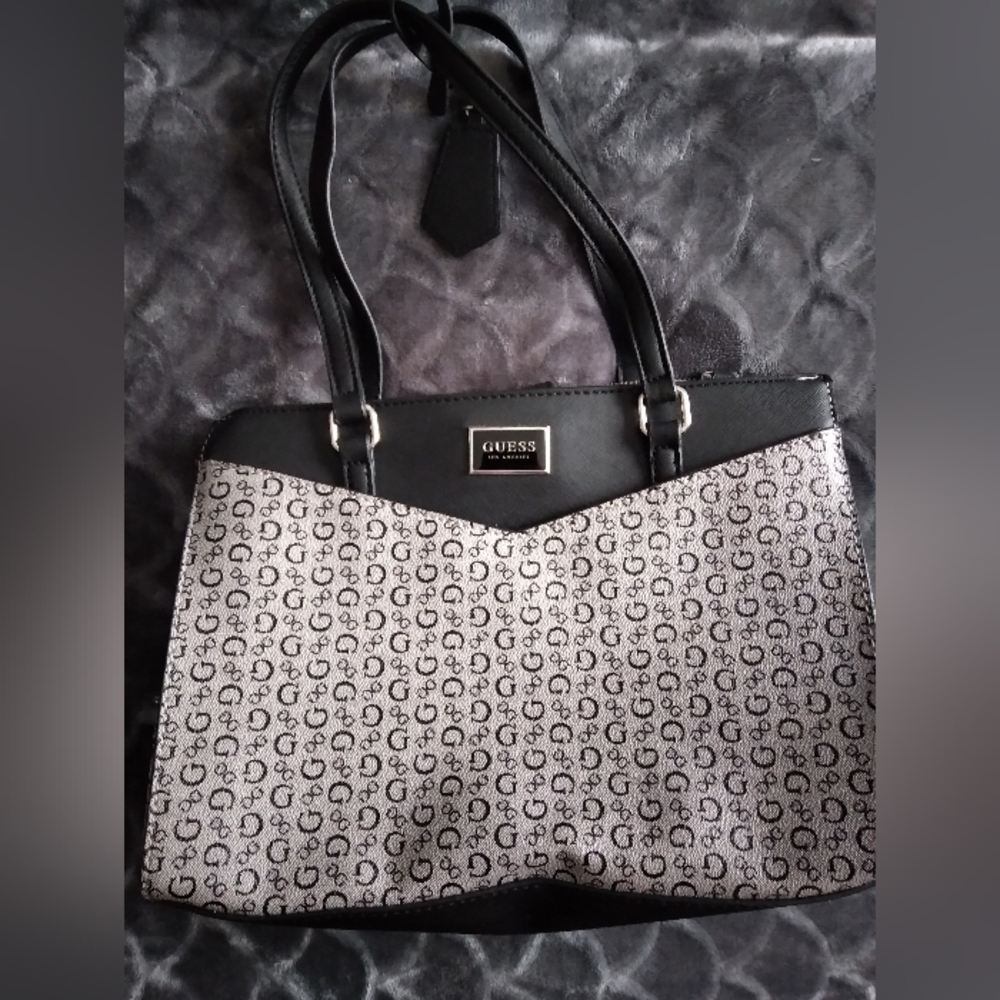 Guess los Angeles purse